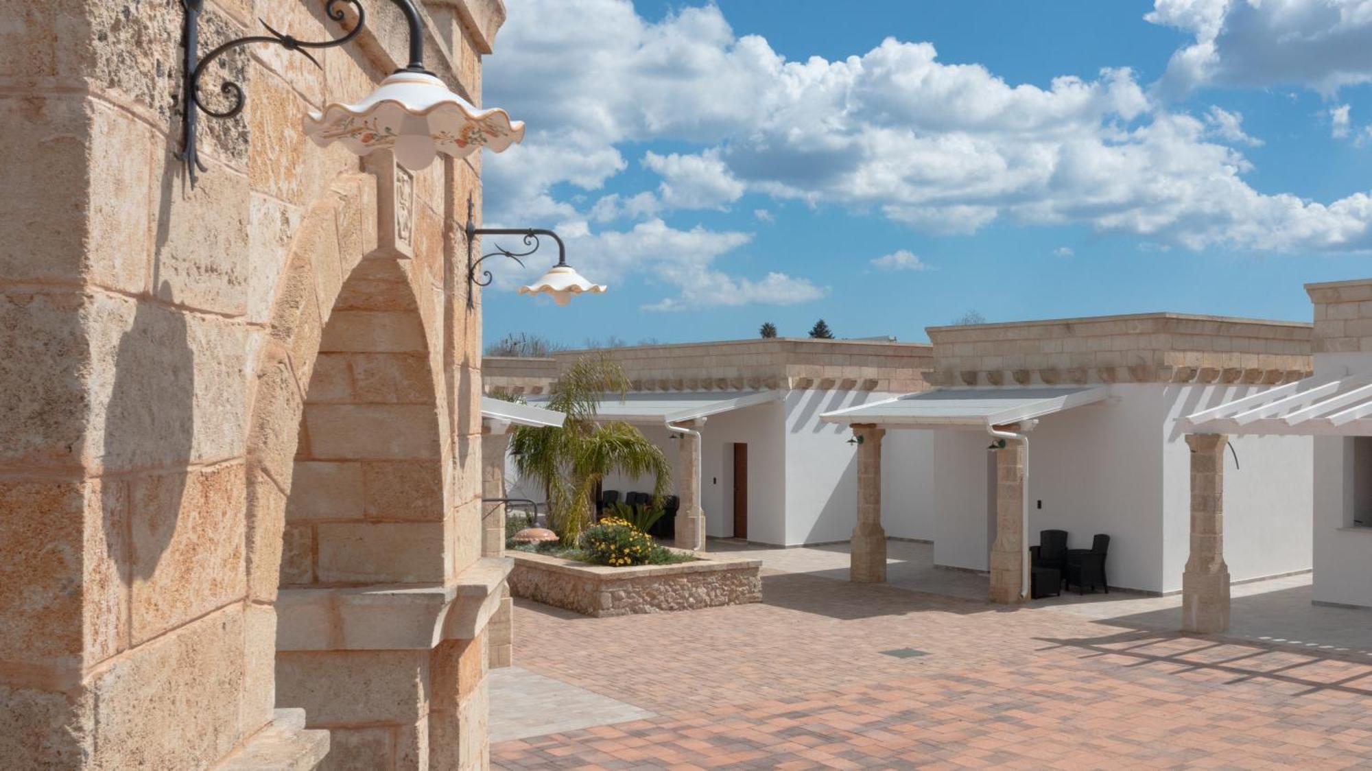 Borgo Specchia Natural Resort Exterior photo