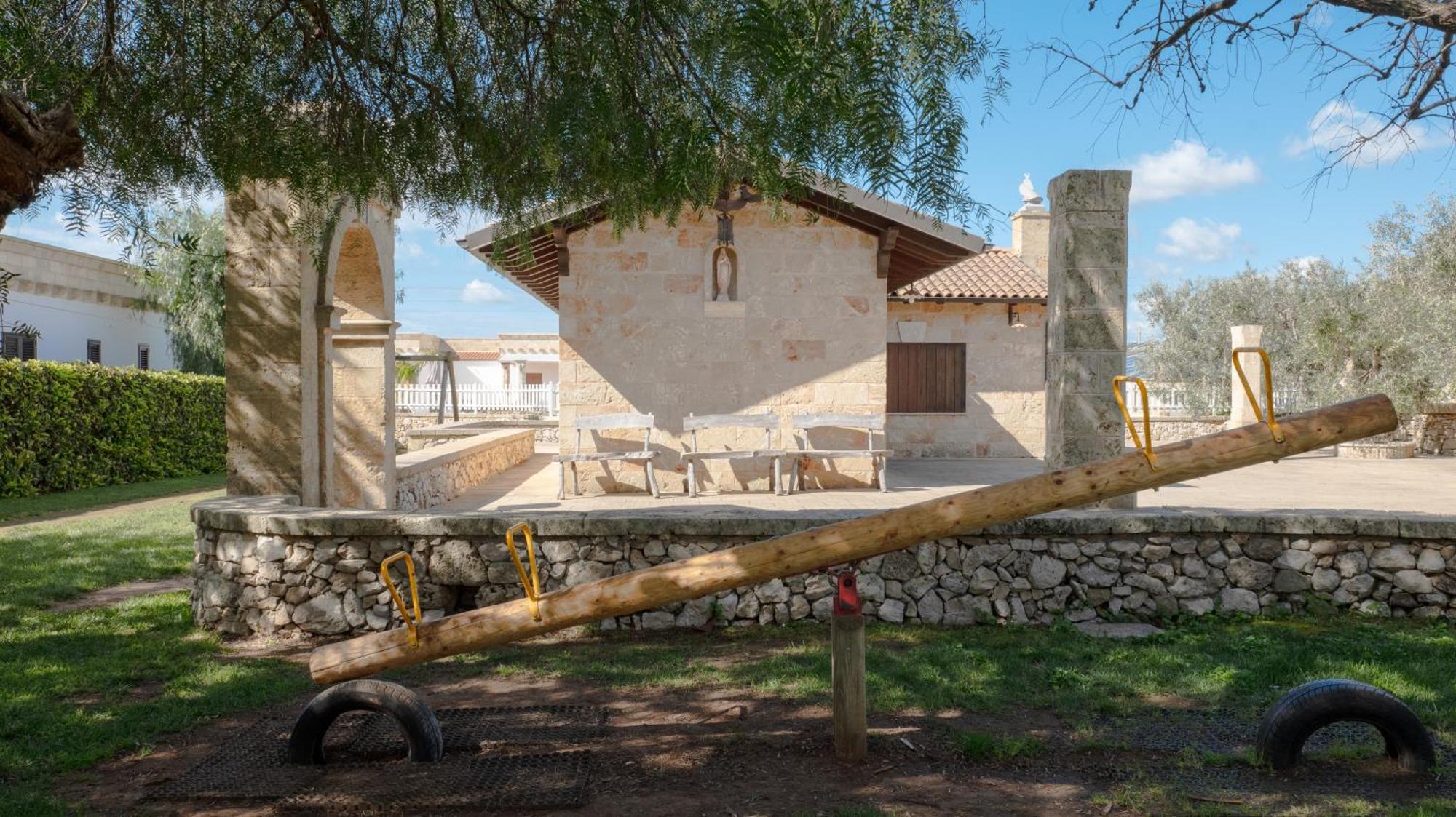 Borgo Specchia Natural Resort Exterior photo