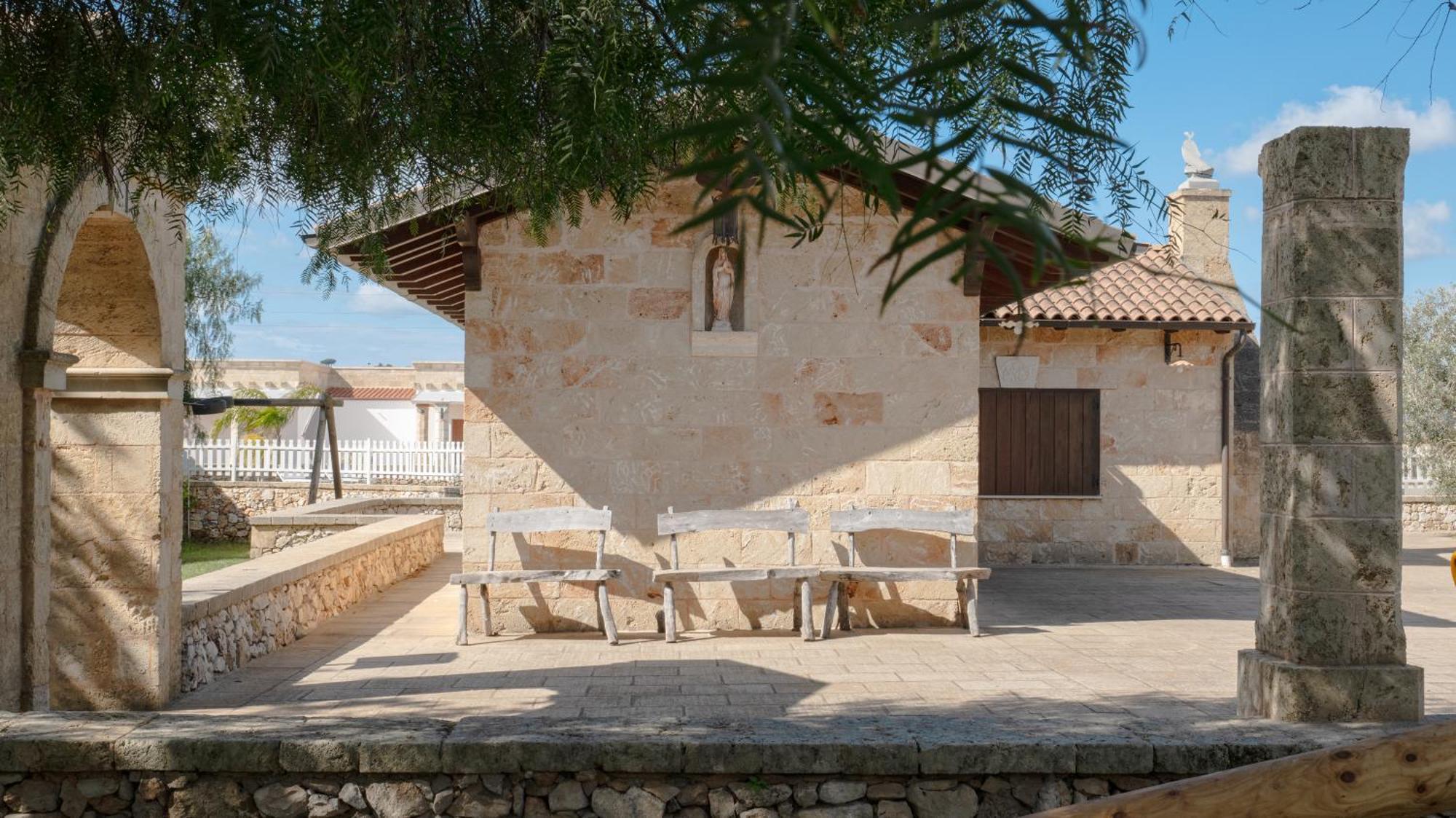 Borgo Specchia Natural Resort Exterior photo